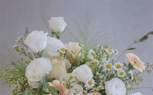 2027年08月15日结婚黄道吉日 办婚礼吉利吗