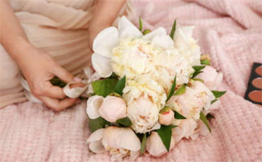 2025年农历闰六月十一领证黄道吉日 今日领证结婚好吗