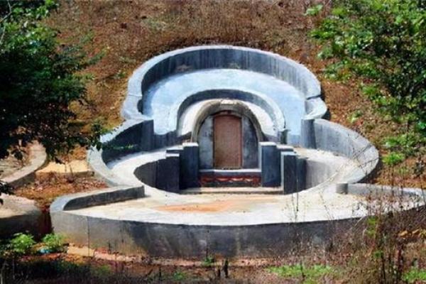 风水黑狗墓地：神秘现象与风水禁忌的关系