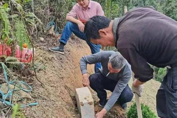 3月动土立碑吉日 腊月可以立碑吗